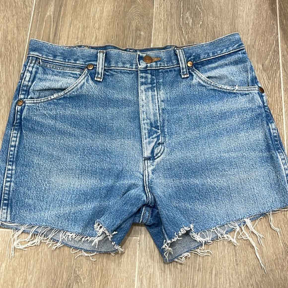 Wrangler Vintage High Wiasr Denim Cutoff Shorts Size 8 - Picture 5 of 6